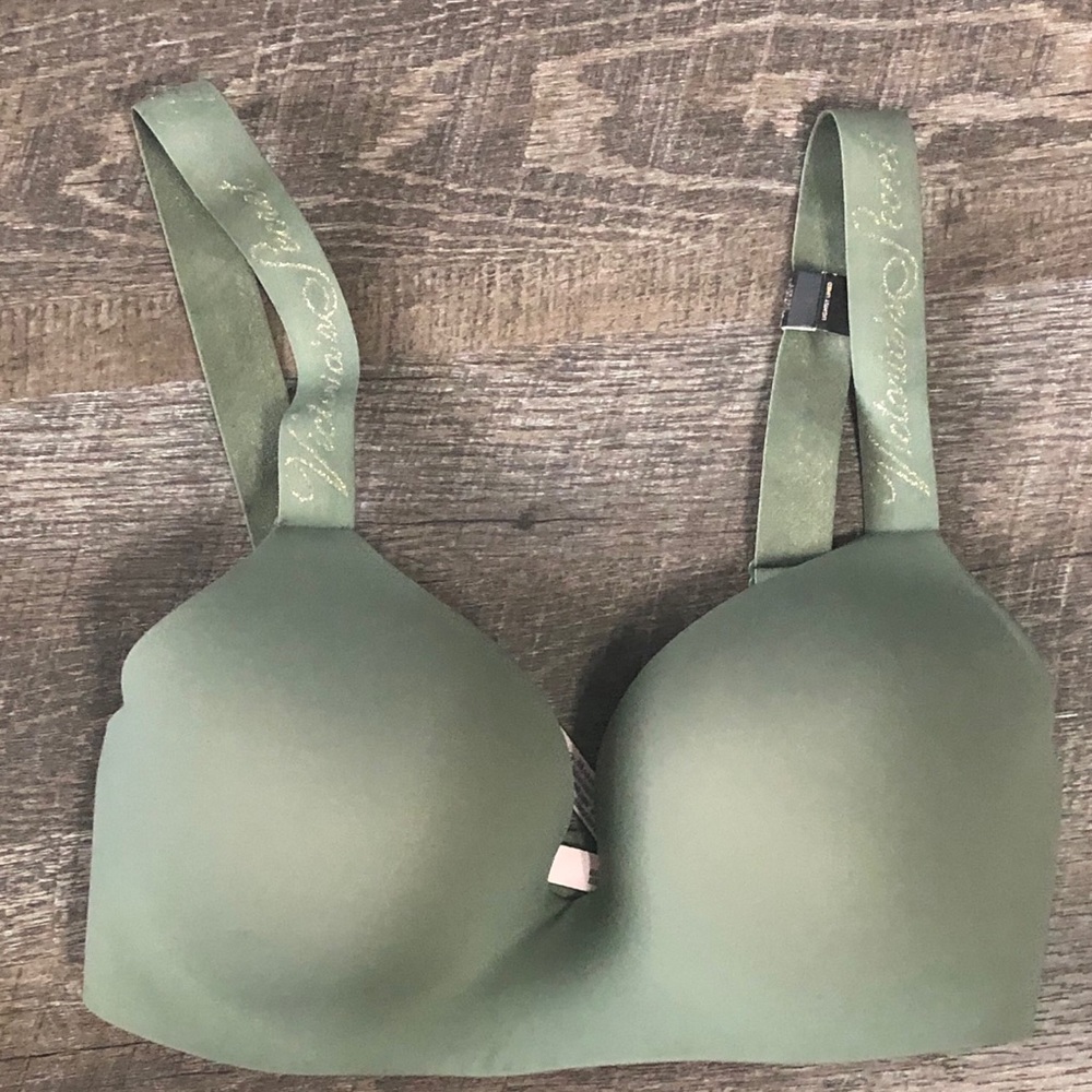 Victorias Secret Bra 34DD NWT